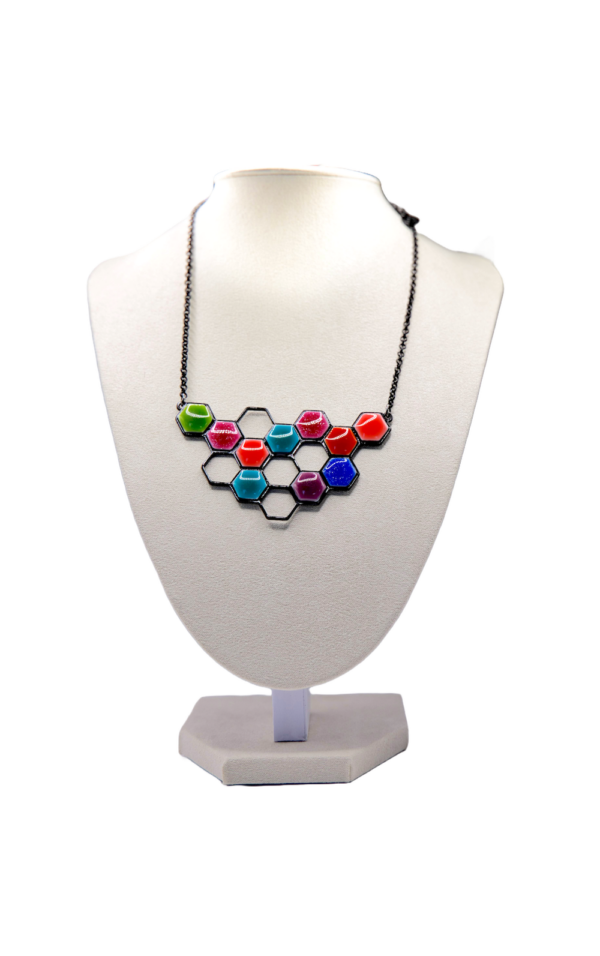 Collier Ikita Hexagones chromatiques multicolores